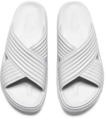 Skechers Foamies 頂層輕質休閒涼鞋 白色 Shop Skechers Foamies 頂層輕質休閒涼鞋 白色