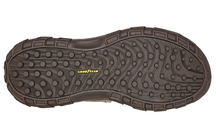 Shop Skechers Go Golf 600 柔軟舒適運動涼鞋 卡其色