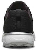 Shop Skechers Go Run 400 休閒跑步鞋 男款 黑白