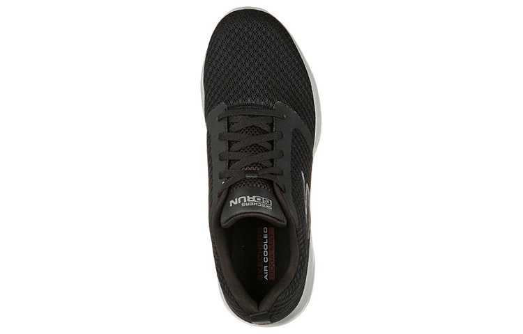 Shop Skechers Go Run 600 Performance 培訓鞋 黑