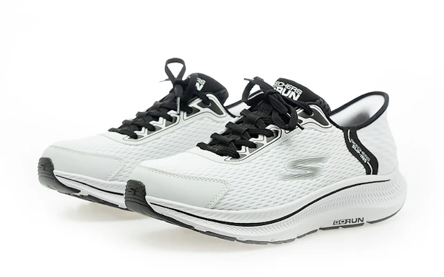 Skechers GO RUN Consistent 2.0 Sepatu Lari 220863WBK Order Skechers GO RUN Consistent 2.0 Sepatu Lari 220863WBK
