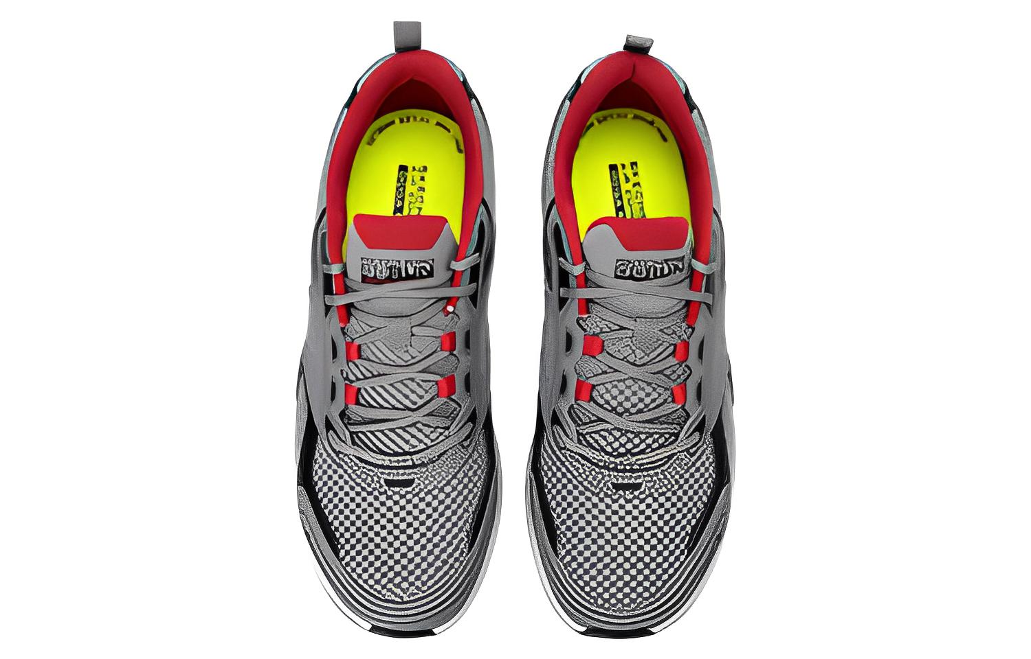 Shop Skechers GO RUN 性能系列“灰色” 220034-GYRD