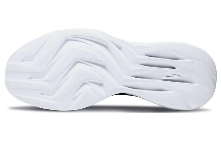Shop Skechers GO RUN Fast 減震防滑耐磨 低筒 跑步鞋 黑檸檬色
