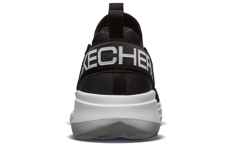 Shop Skechers Go Run Fast 低幫跑步鞋 黑色