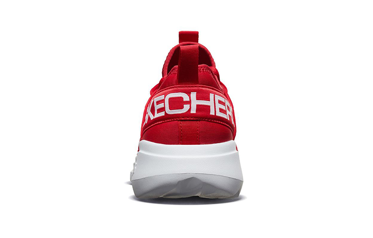 Shop Skechers Go Run Fast 低筒跑步鞋 紅色