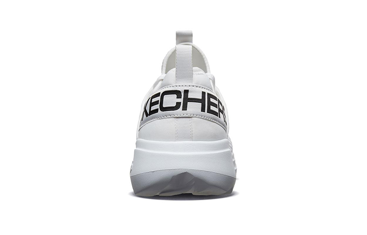 Shop Skechers Go Run Fast 低筒跑步鞋 白色