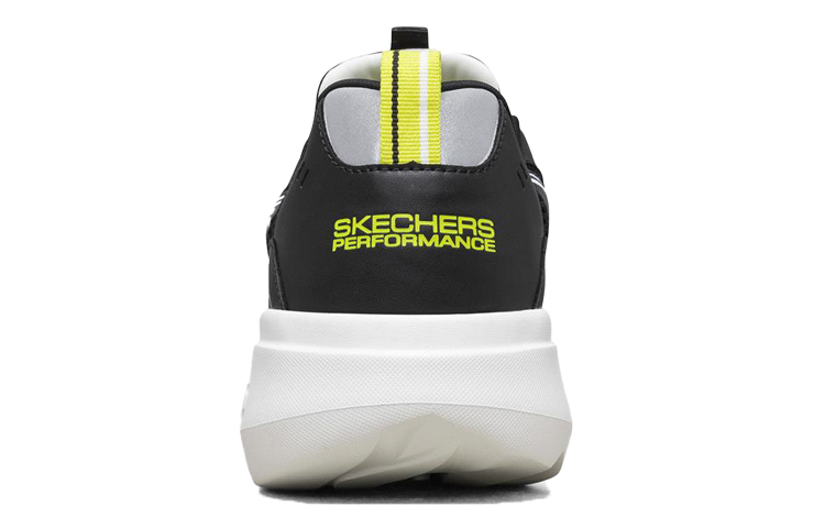 Shop Skechers Go Run Fast 黑色變為 Skechers 快跑速度 黑色