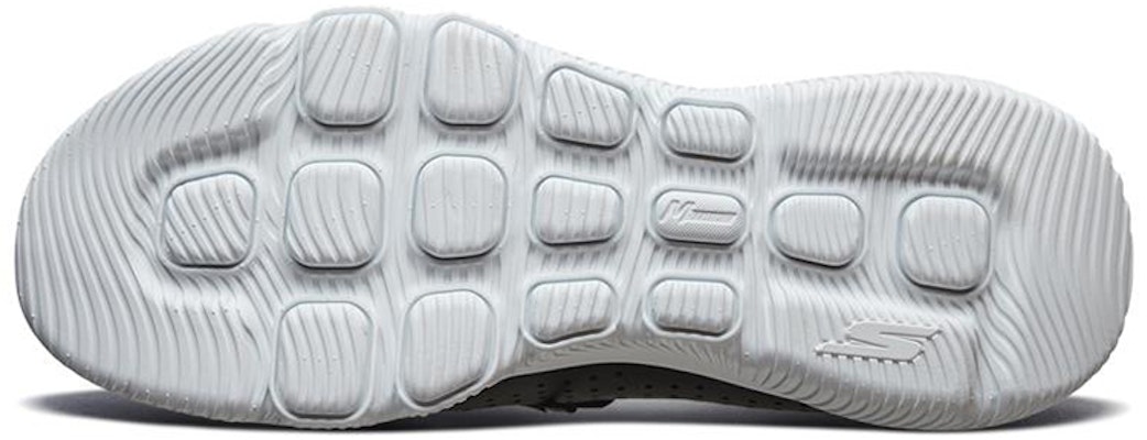 스케쳐스 고런 포커스 블랙/화이트 (Skechers Gorun Focus Black/White) 661015-BKW Shop 스케쳐스 고런 포커스 블랙/화이트 (Skechers Gorun Focus Black/White) 661015-BKW