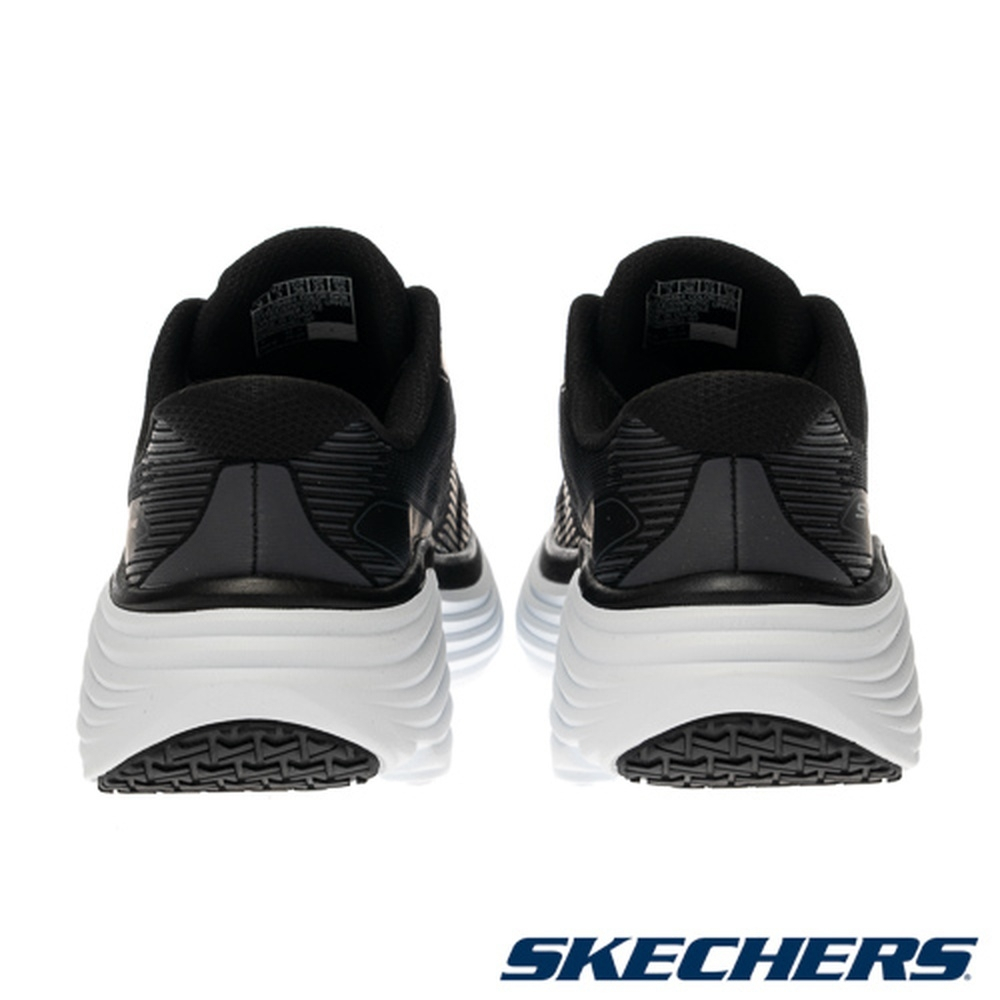 Sizing Skechers GO RUN Max Cushioning Endeavour Chaussures de Course à Pied 129484BKW