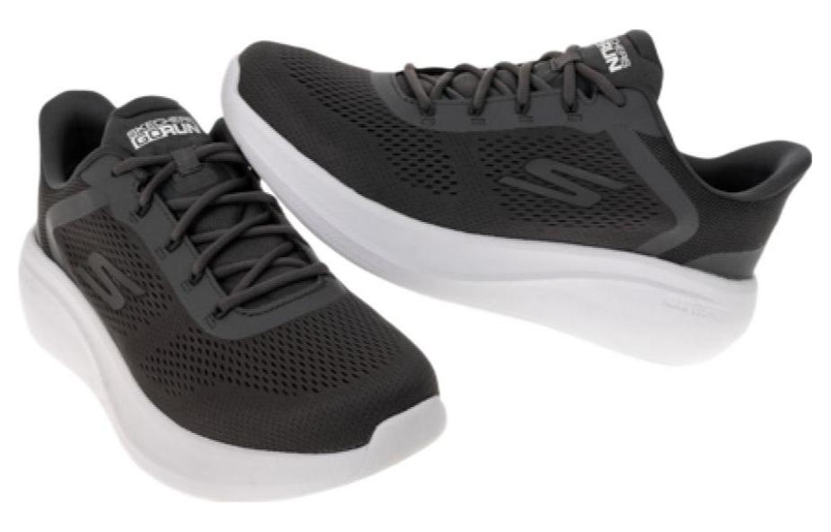 Shop Skechers GO RUN Max 缓震基础款 '黑色' 220722-CCLM