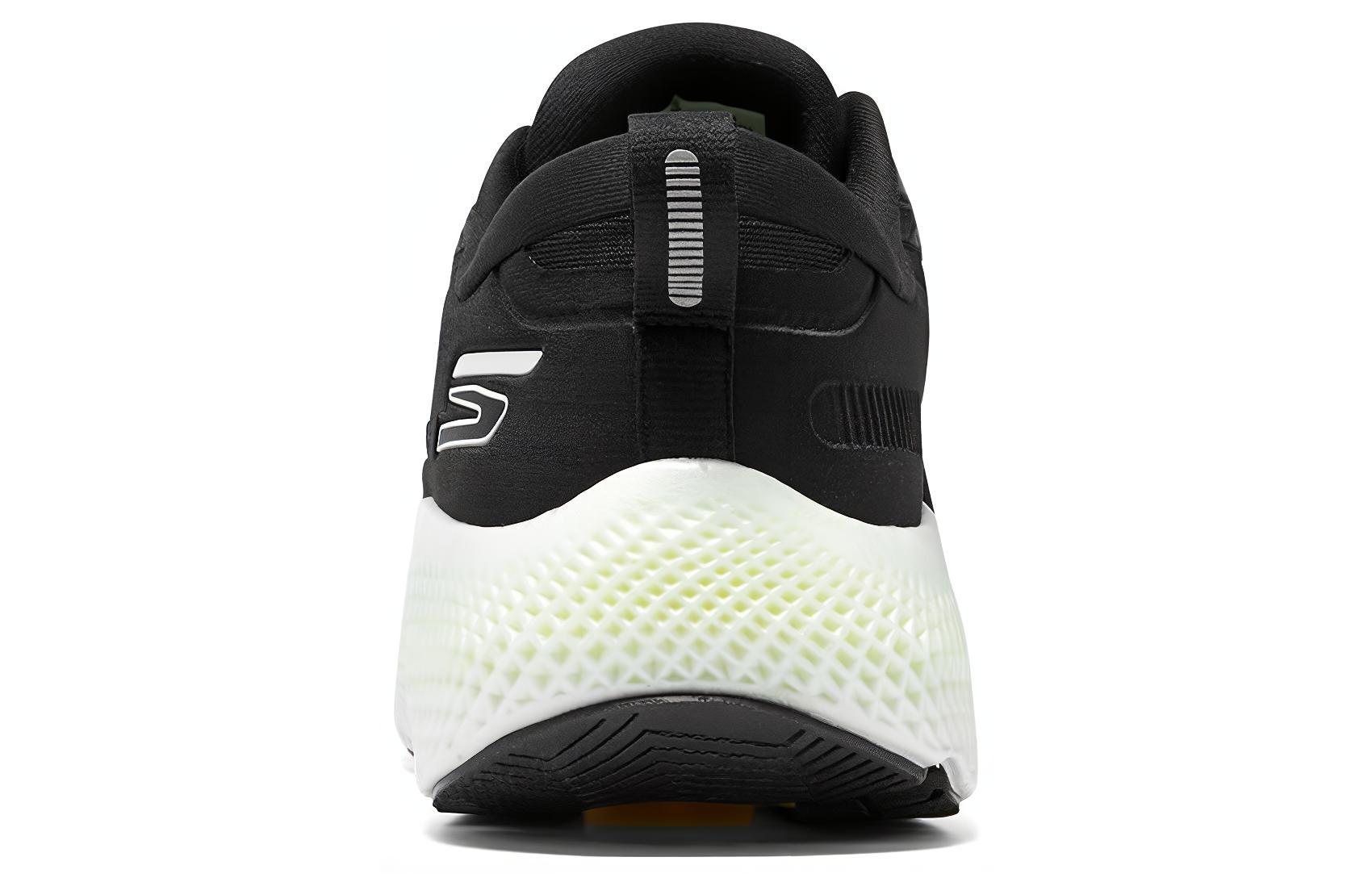 Lookbook Skechers Go Run Max Road 6 減震耐磨 低幫 跑步鞋 男款 黑