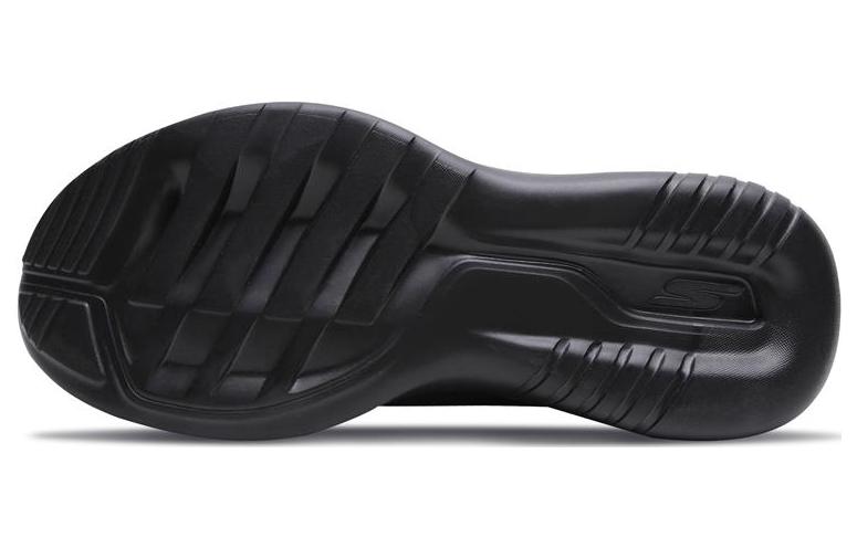 Shop Skechers GO RUN Mojo 減震防滑耐磨 低筒 跑步鞋 全黑