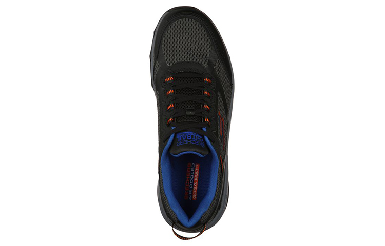 Shop Skechers Go Run Trail Altitude '黑色低帮跑鞋' 220111-BKOR