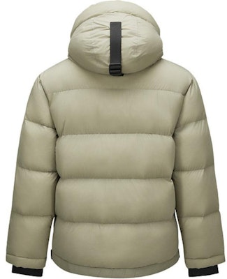 スケッチャーズ GO THERM360 ULTRAS カラーブロック フード付きダウンジャケット グレー。 L424M032-04AU Lookbook スケッチャーズ GO THERM360 ULTRAS カラーブロック フード付きダウンジャケット グレー。 L424M032-04AU