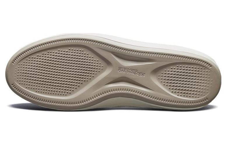 Shop Skechers Go Vulc 2 防滑減震耐磨 低幫 板鞋 卡其