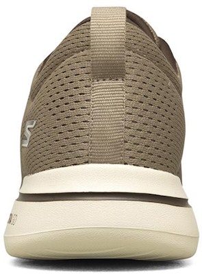 斯凯奇Go Walk 5低帮棕色运动鞋 216065-KHK Lookbook 斯凯奇Go Walk 5低帮棕色运动鞋 216065-KHK