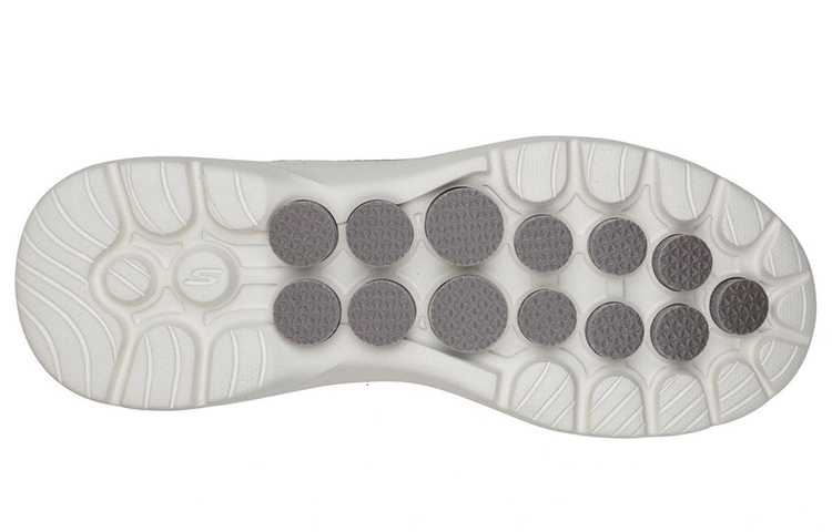 Shop Skechers Go Walk 6 輕便舒適運動休閒鞋 褐色