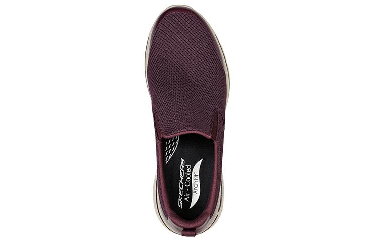 Shop スケッチャーズ GOwalk Arch Fit トグパス マルーン 216121-BURG