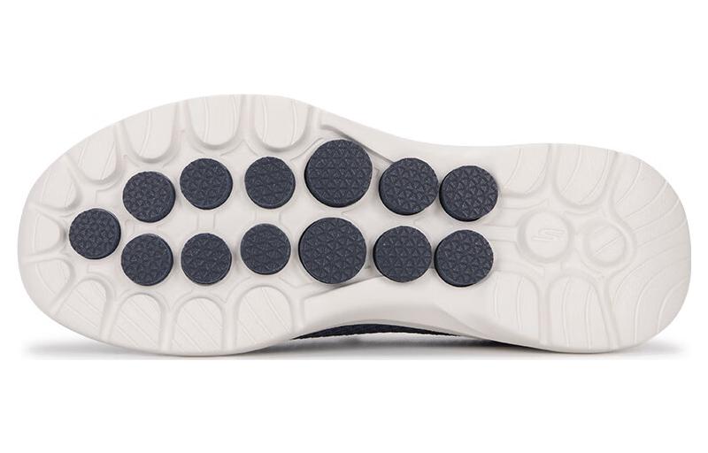 Shop Skechers 防滑耐磨 低筒 運動休閒鞋 男款 藍白