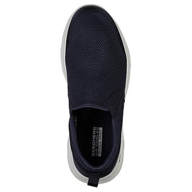 Shop Skechers Go Walk Evolution Ultra 透氣耐磨 低幫運動休閒鞋 棕色