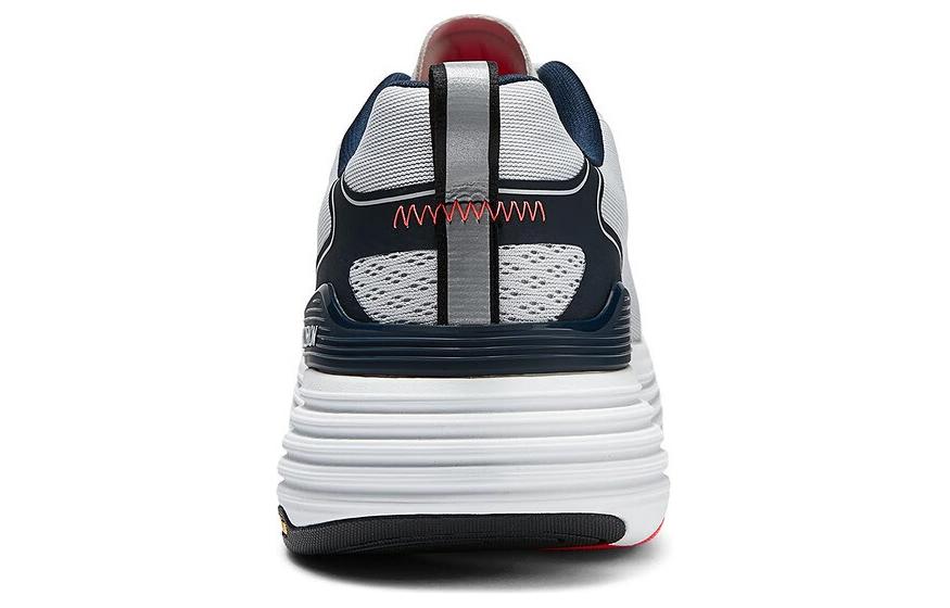 Shop Skechers Low-Top 'Abu Hitam' 220930-GYNV