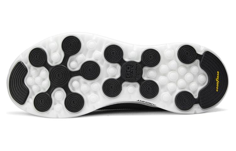 Shop Skechers Low Top 'Negro Simplificado' 216301-BKW