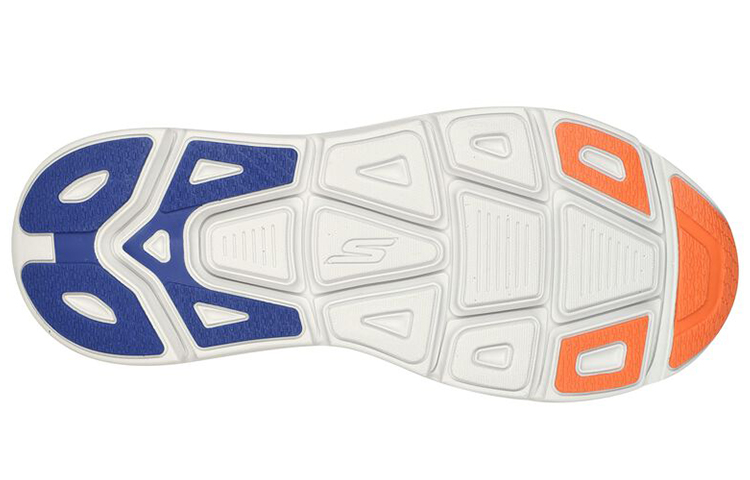 Shop Skechers Max Cushioning 減震防滑 低筒 跑步鞋 男款 灰藍