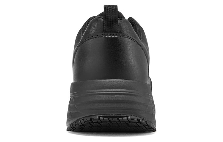 Shop Skechers Max 緩震尖端 Sr 運動休閒鞋 黑色