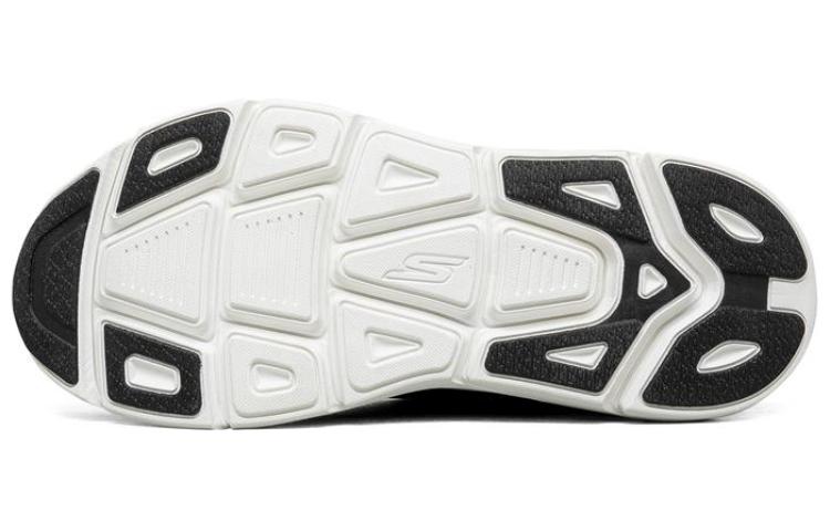 Shop Skechers Max Cushioning Premier 防滑耐磨透氣 低幫 訓練鞋 黑白