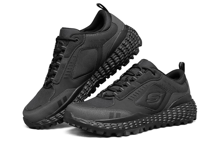 Shop Skechers Monster 運動跑步鞋 男款 黑