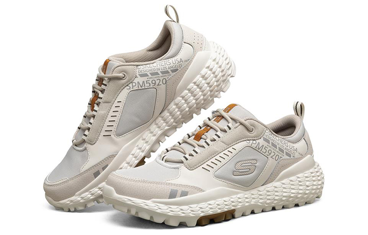 Shop Skechers Monster 低筒運動鞋 白