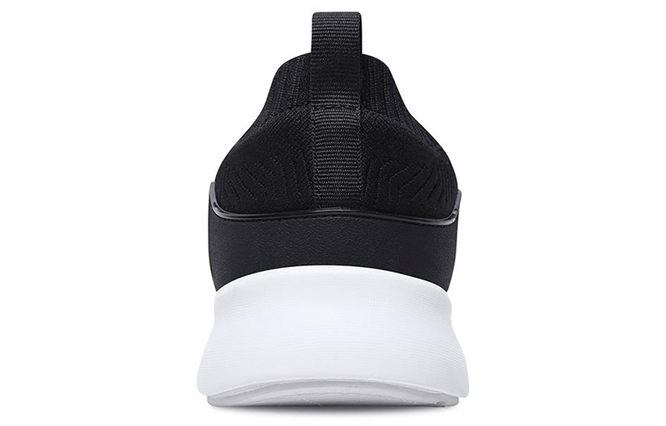 Shop 斯凯奇 Nichlas 黑色防滑鞋 52890-BLK