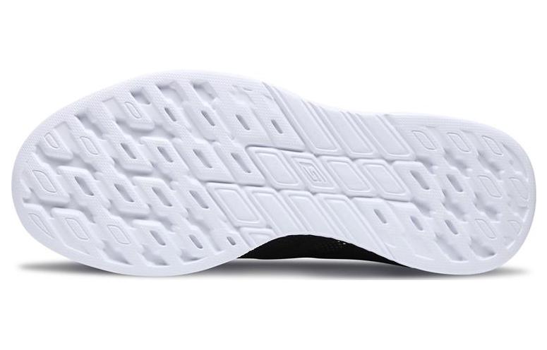 Shop 斯凯奇 ON THE GO Glide '黑色' 53817-BLK