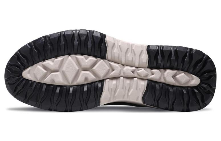 Shop Skechers 戶外 Ultra 減震防滑防水 高筒 戶外功能鞋 米色