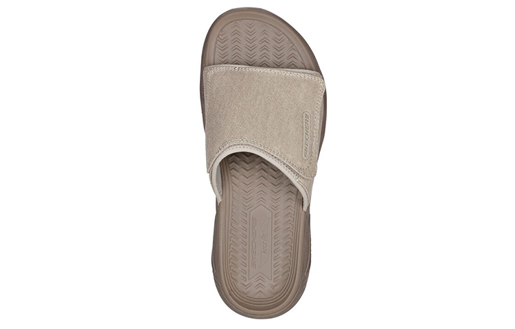 Shop Skechers 舒适版：棕色休闲一脚蹬 204414-TPE