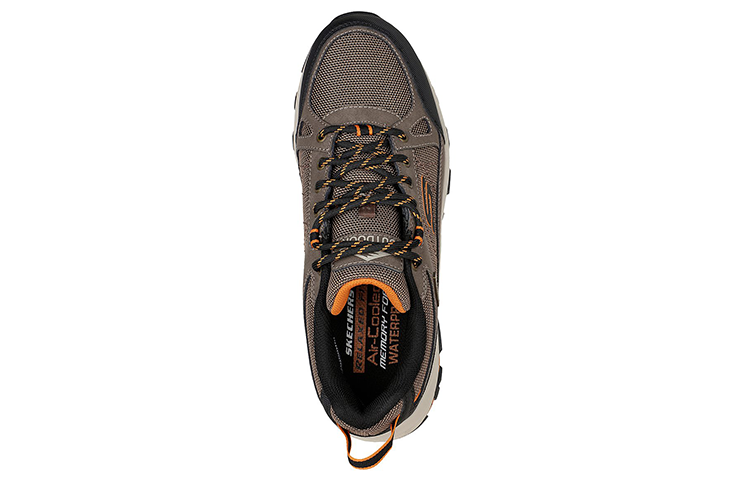 Shop Skechers 輕鬆適合：Selmen - Cormack 耐磨慢跑鞋 - 棕色