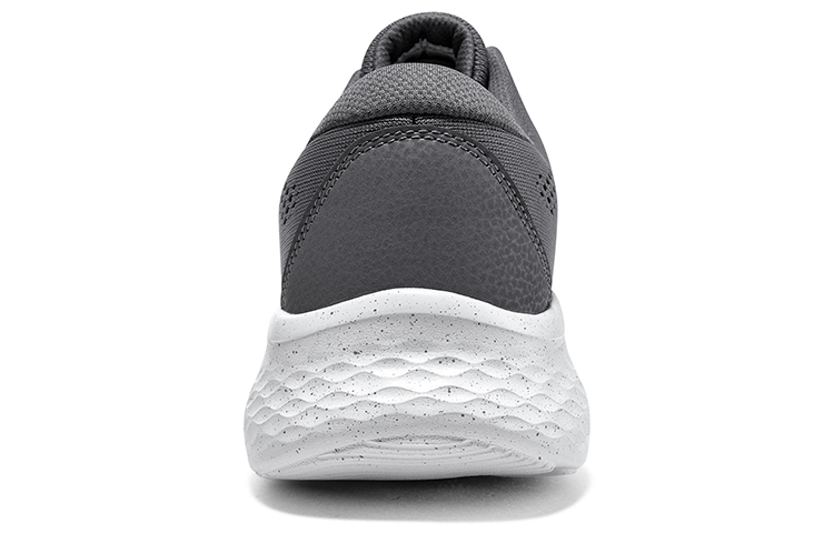 Shop Skechers 輕奇 防滑耐磨 低筒 日常休閒鞋 男款 灰白色