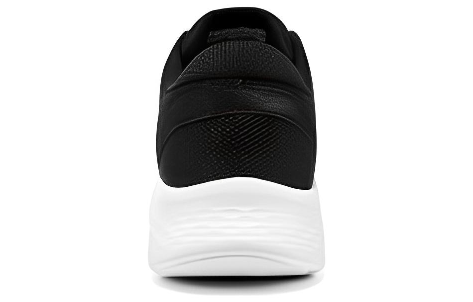 Shop Skechers Skech-Lite Pro 輕奇 防滑減震 低筒 運動休閒鞋 黑白