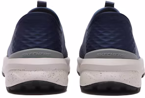 Shop Skechers 防滑耐磨 低筒 休閒生活鞋 男款 藍色