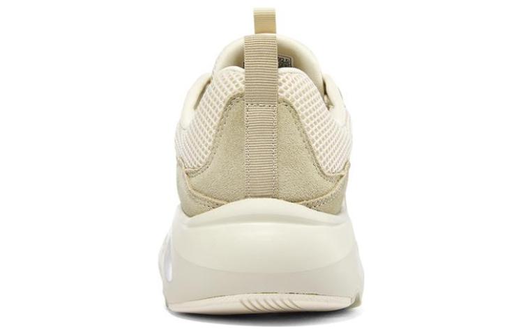 Shop スケッチャーズ スタミナ エアリー 「ミルクホワイト」 237237-OFWT