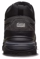 Shop Skechers Staxed 防滑耐磨 中筒運動戶外功能鞋 黑