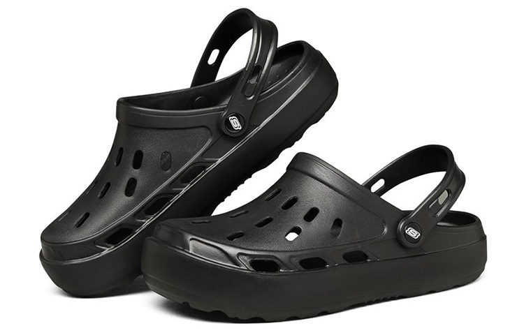 Lookbook Skechers Swifters 簡約舒適運動拖鞋 純黑色