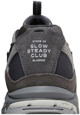 SLOW STEADY CLUB x Mizuno Wave Rider 10 極簡主義緩震防滑耐磨 低筒跑步鞋 共用款 灰色 Sizing SLOW STEADY CLUB x Mizuno Wave Rider 10 極簡主義緩震防滑耐磨 低筒跑步鞋 共用款 灰色