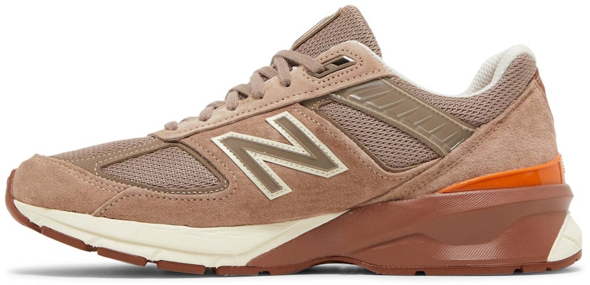 SLOW STEADY CLUB x New Balance 990v5 Hotel990 'Beige' Sepatu Beige M990SC5 Lookbook SLOW STEADY CLUB x New Balance 990v5 Hotel990 'Beige' Sepatu Beige M990SC5