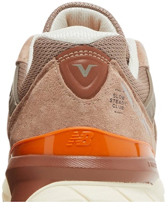 SLOW STEADY CLUB x New Balance 990v5 Hotel990 'Beige' Sepatu Beige M990SC5 Sizing SLOW STEADY CLUB x New Balance 990v5 Hotel990 'Beige' Sepatu Beige M990SC5