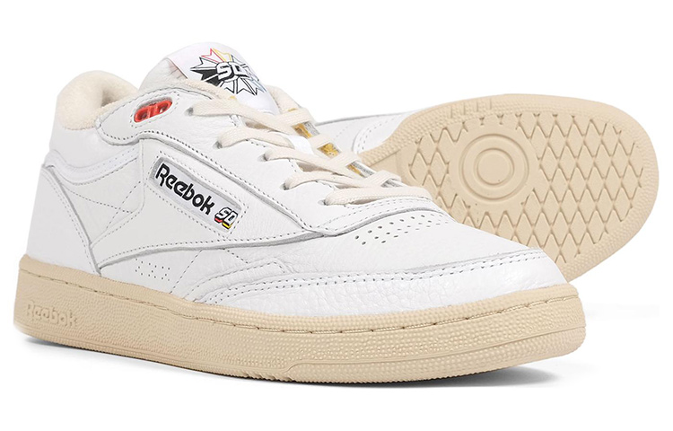 Shop Sneaker District x Reebok Club C Mid 2 Vintage 'Putih' IE7708