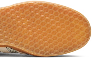 스니커폴리틱스 x 아디다스 가젤 PK '마디 그라' BY2831 Purchase 스니커폴리틱스 x 아디다스 가젤 PK '마디 그라' BY2831