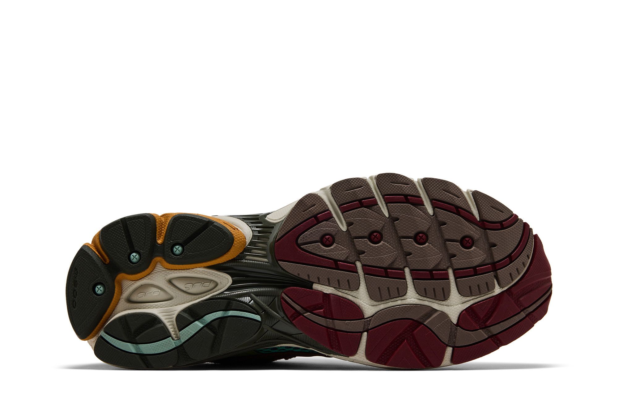 Shop Sneaker Politics x Saucony Progrid Omni 9 'Sportsman's Paradise' S71032-1