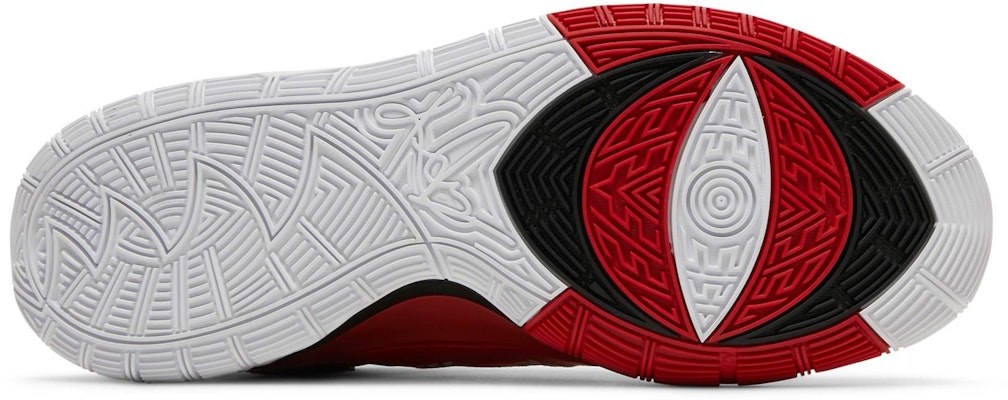 Sneaker Room x Nike Kyrie 6 "Mom - 赤" DC3269-600 Shop Sneaker Room x Nike Kyrie 6 "Mom - 赤" DC3269-600