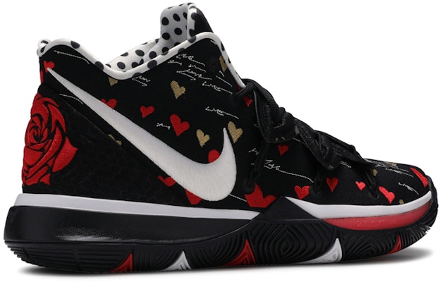 SneakerRoom x Nike Kyrie 5 'I Love You Mom - Hitam' CU0677-001 Lookbook SneakerRoom x Nike Kyrie 5 'I Love You Mom - Hitam' CU0677-001